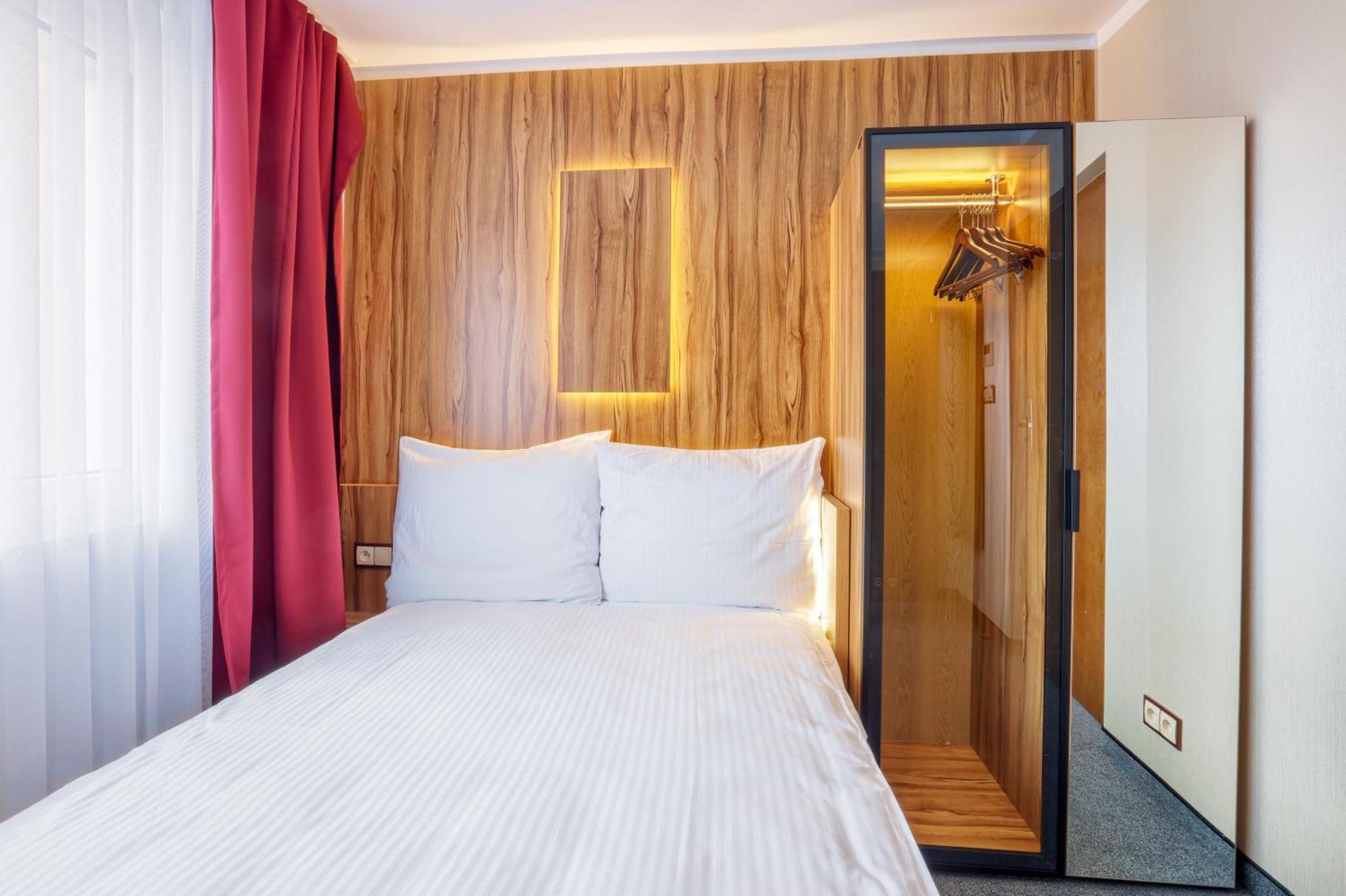 Hotel Weneda Opole Ruang foto